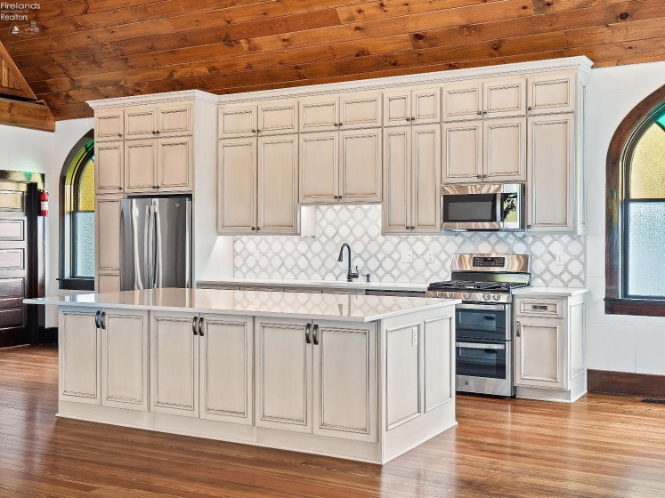 801 3rd Street, Port Clinton, 43452, 3 Bedrooms Bedrooms, ,2 BathroomsBathrooms,Residential,For Sale,3rd,20253390