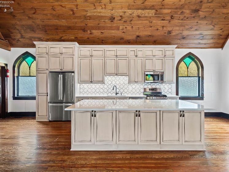 801 3rd Street, Port Clinton, 43452, 3 Bedrooms Bedrooms, ,2 BathroomsBathrooms,Residential,For Sale,3rd,20253390