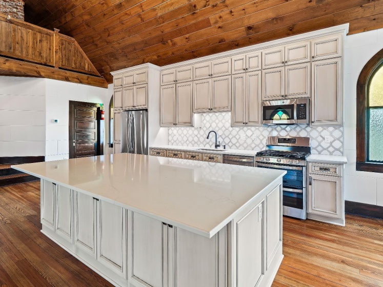 801 3rd Street, Port Clinton, 43452, 3 Bedrooms Bedrooms, ,2 BathroomsBathrooms,Residential,For Sale,3rd,20253390