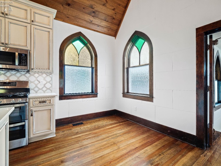 801 3rd Street, Port Clinton, 43452, 3 Bedrooms Bedrooms, ,2 BathroomsBathrooms,Residential,For Sale,3rd,20253390