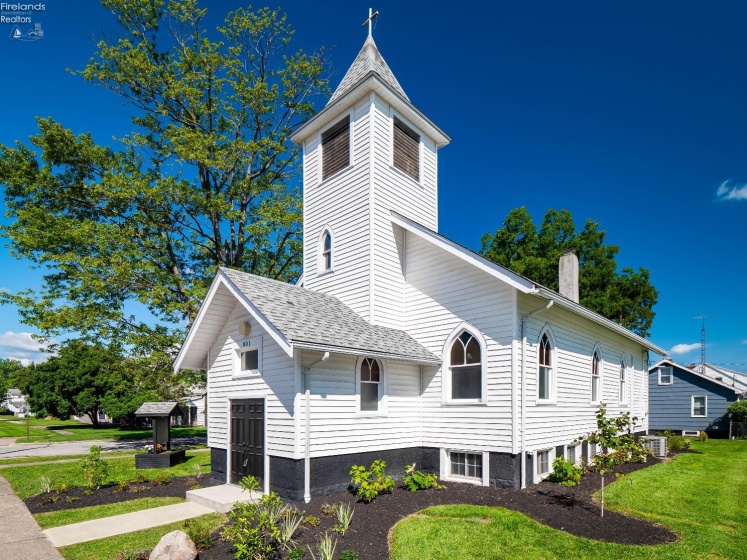 801 3rd Street, Port Clinton, 43452, 3 Bedrooms Bedrooms, ,2 BathroomsBathrooms,Residential,For Sale,3rd,20253390