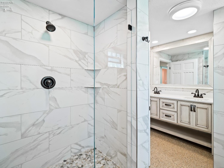 801 3rd Street, Port Clinton, 43452, 3 Bedrooms Bedrooms, ,2 BathroomsBathrooms,Residential,For Sale,3rd,20253390