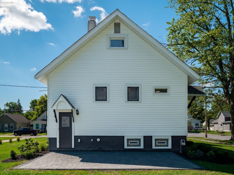 801 3rd Street, Port Clinton, 43452, 3 Bedrooms Bedrooms, ,2 BathroomsBathrooms,Residential,For Sale,3rd,20253390