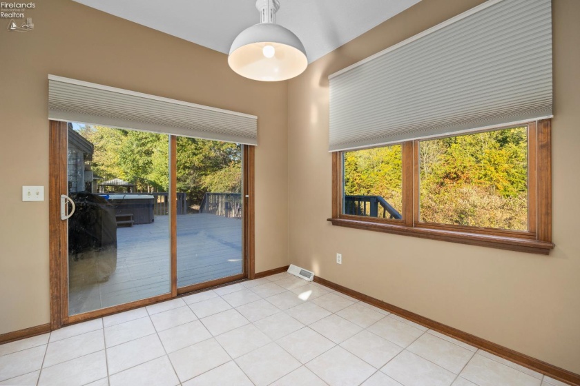 1095 Arrowhead, Vermilion, 44089, 5 Bedrooms Bedrooms, ,5 BathroomsBathrooms,Residential,For Sale,Arrowhead,20254145