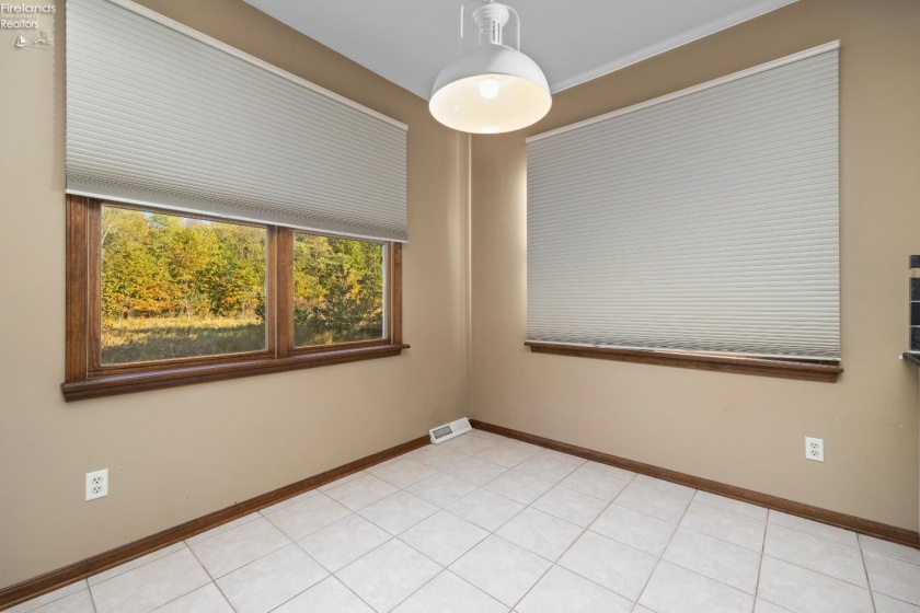 1095 Arrowhead, Vermilion, 44089, 5 Bedrooms Bedrooms, ,5 BathroomsBathrooms,Residential,For Sale,Arrowhead,20254145