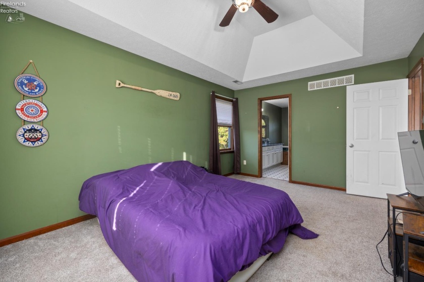 1095 Arrowhead, Vermilion, 44089, 5 Bedrooms Bedrooms, ,5 BathroomsBathrooms,Residential,For Sale,Arrowhead,20254145