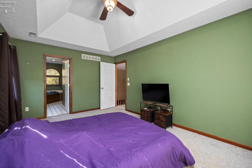 1095 Arrowhead, Vermilion, 44089, 5 Bedrooms Bedrooms, ,5 BathroomsBathrooms,Residential,For Sale,Arrowhead,20254145