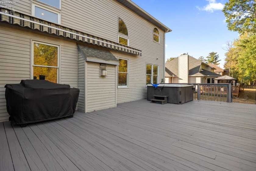 1095 Arrowhead, Vermilion, 44089, 5 Bedrooms Bedrooms, ,5 BathroomsBathrooms,Residential,For Sale,Arrowhead,20254145