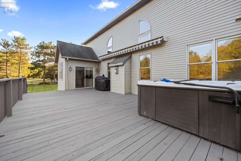 1095 Arrowhead, Vermilion, 44089, 5 Bedrooms Bedrooms, ,5 BathroomsBathrooms,Residential,For Sale,Arrowhead,20254145