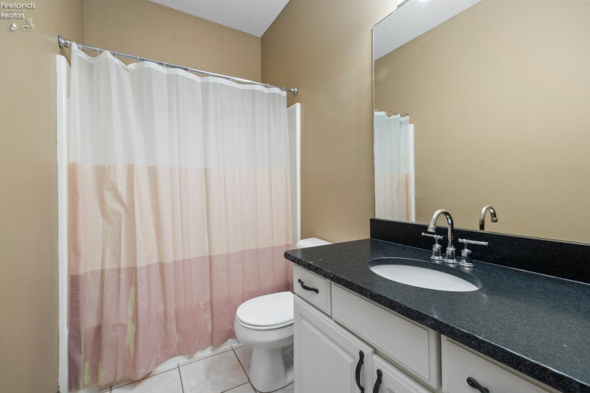 1095 Arrowhead, Vermilion, 44089, 5 Bedrooms Bedrooms, ,5 BathroomsBathrooms,Residential,For Sale,Arrowhead,20254145