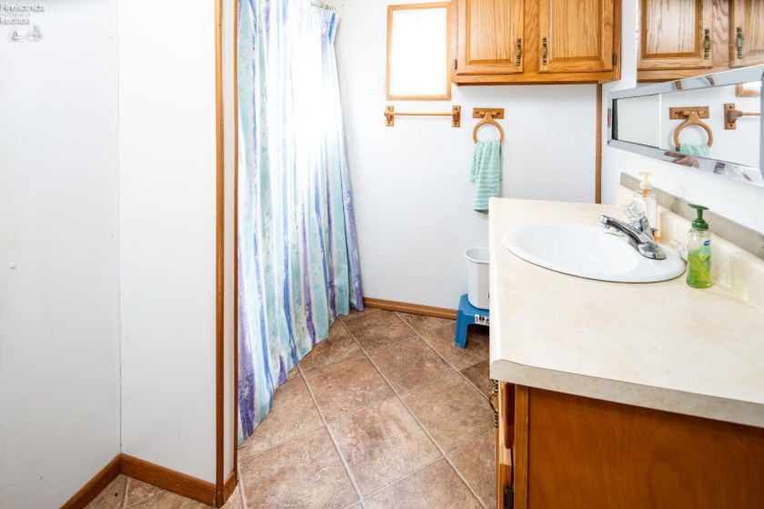 1730 Port Clinton Rd, Fremont, 43420, 1 Bedroom Bedrooms, ,1 BathroomBathrooms,Residential,For Sale,Port Clinton Rd,20253781