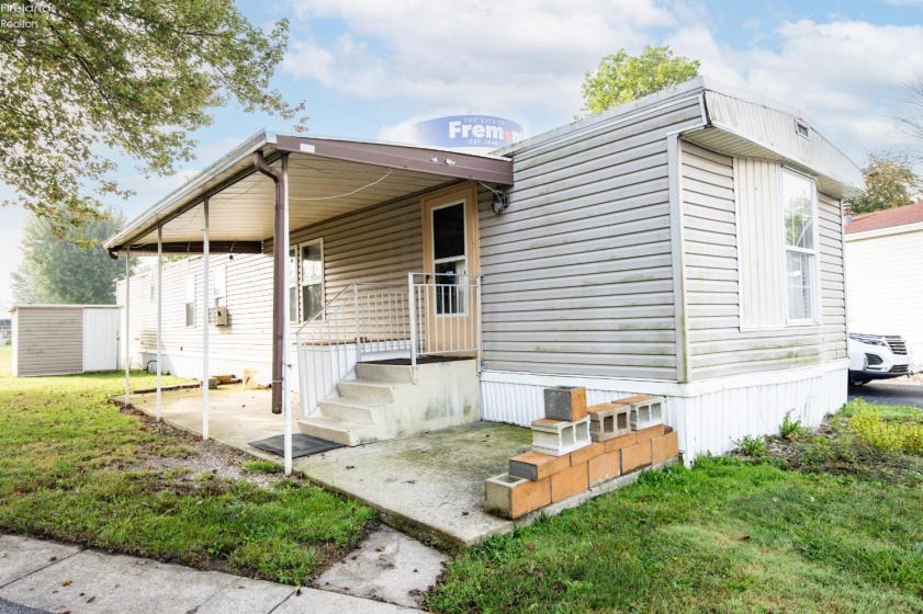 1730 Port Clinton Rd, Fremont, 43420, 1 Bedroom Bedrooms, ,1 BathroomBathrooms,Residential,For Sale,Port Clinton Rd,20253781