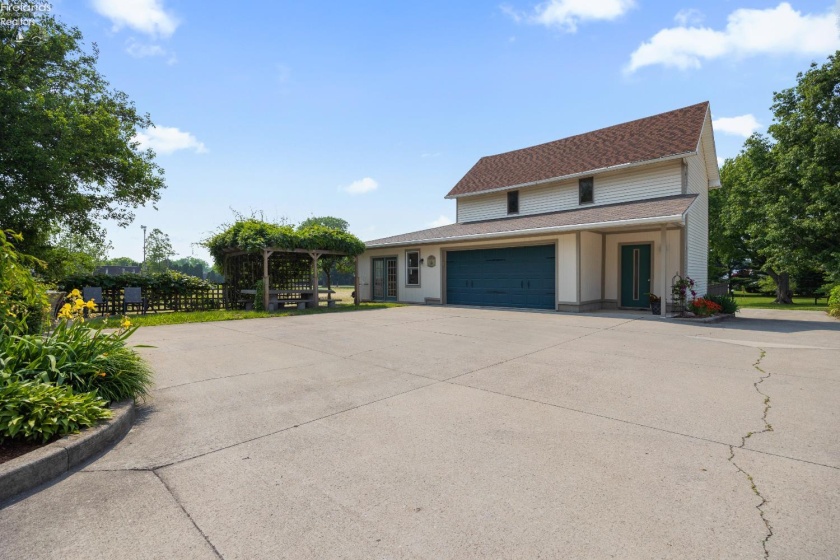 280 Main Street, Norwalk, 44857, 3 Bedrooms Bedrooms, ,2 BathroomsBathrooms,Residential,For Sale,Main,20252557