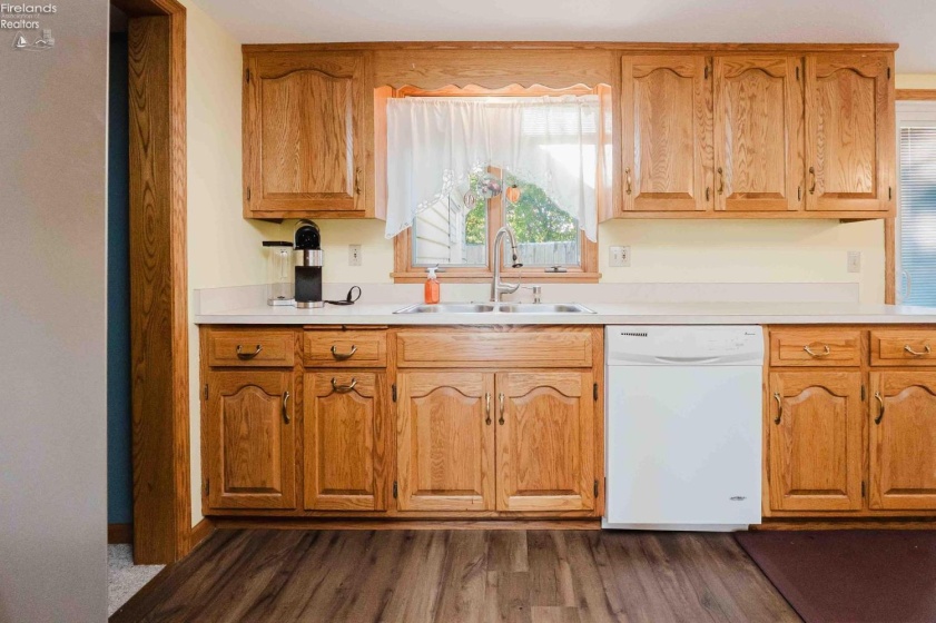 2058 Skyline Drive, Marblehead, 43440, 3 Bedrooms Bedrooms, ,2 BathroomsBathrooms,Residential,For Sale,Skyline,20253997