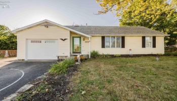 2058 Skyline Drive, Marblehead, 43440, 3 Bedrooms Bedrooms, ,2 BathroomsBathrooms,Residential,For Sale,Skyline,20253997