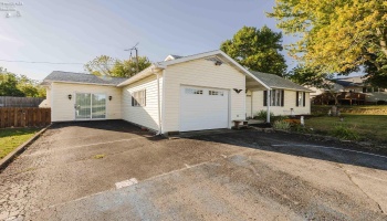 2058 Skyline Drive, Marblehead, 43440, 3 Bedrooms Bedrooms, ,2 BathroomsBathrooms,Residential,For Sale,Skyline,20253997