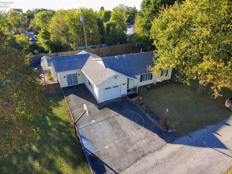 2058 Skyline Drive, Marblehead, 43440, 3 Bedrooms Bedrooms, ,2 BathroomsBathrooms,Residential,For Sale,Skyline,20253997