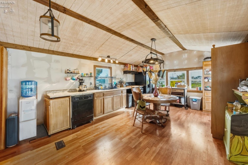 265 Meachem Road, Port Clinton, 43452, 2 Bedrooms Bedrooms, ,1 BathroomBathrooms,Residential,For Sale,Meachem,20254378