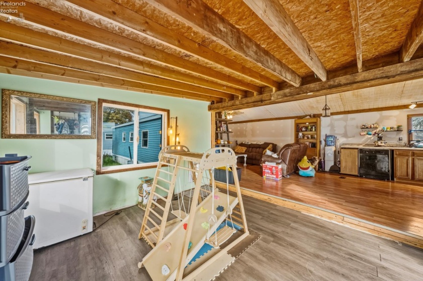 265 Meachem Road, Port Clinton, 43452, 2 Bedrooms Bedrooms, ,1 BathroomBathrooms,Residential,For Sale,Meachem,20254378