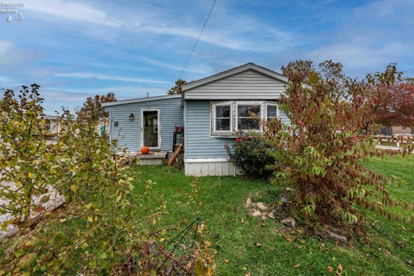 265 Meachem Road, Port Clinton, 43452, 2 Bedrooms Bedrooms, ,1 BathroomBathrooms,Residential,For Sale,Meachem,20254378