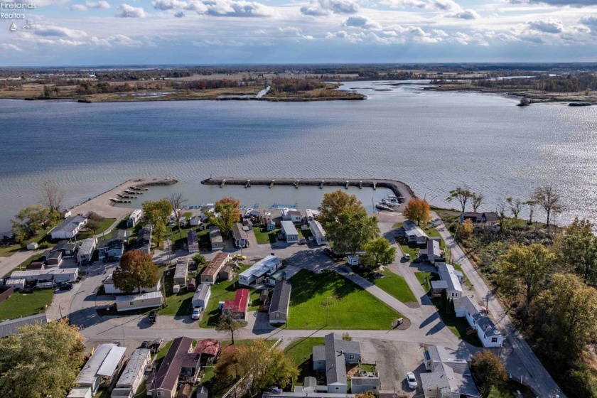 265 Meachem Road, Port Clinton, 43452, 2 Bedrooms Bedrooms, ,1 BathroomBathrooms,Residential,For Sale,Meachem,20254378