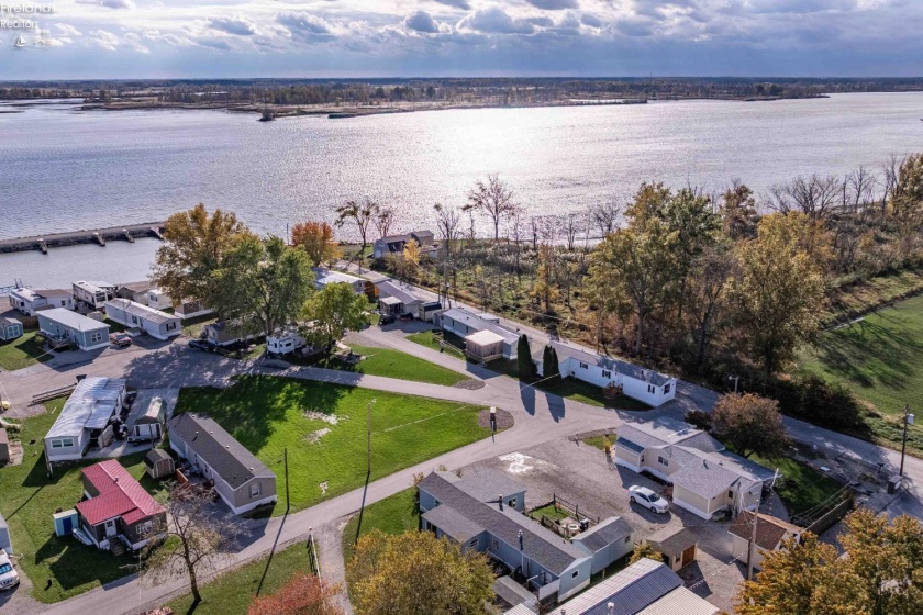 265 Meachem Road, Port Clinton, 43452, 2 Bedrooms Bedrooms, ,1 BathroomBathrooms,Residential,For Sale,Meachem,20254378