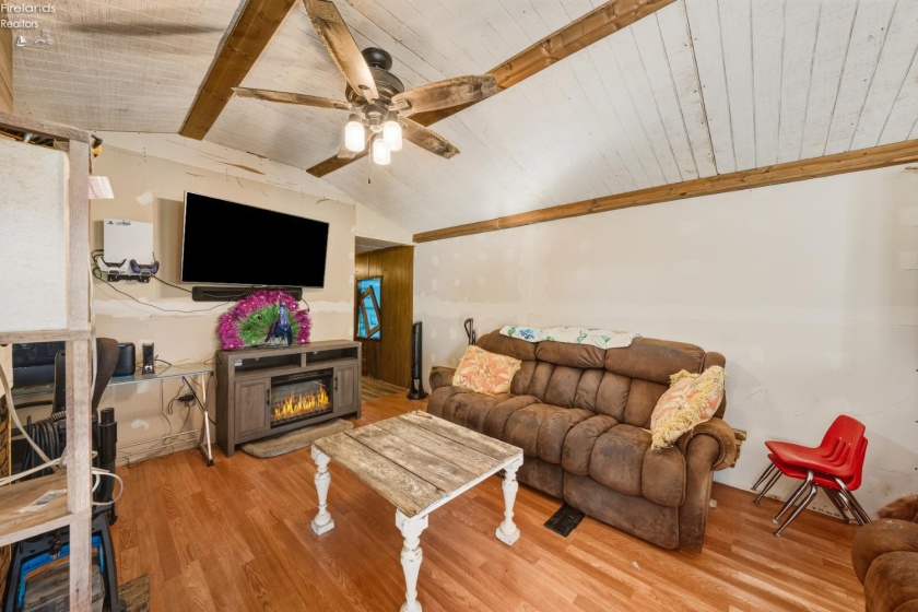 265 Meachem Road, Port Clinton, 43452, 2 Bedrooms Bedrooms, ,1 BathroomBathrooms,Residential,For Sale,Meachem,20254378