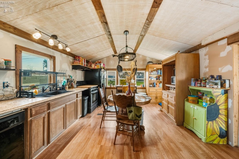 265 Meachem Road, Port Clinton, 43452, 2 Bedrooms Bedrooms, ,1 BathroomBathrooms,Residential,For Sale,Meachem,20254378