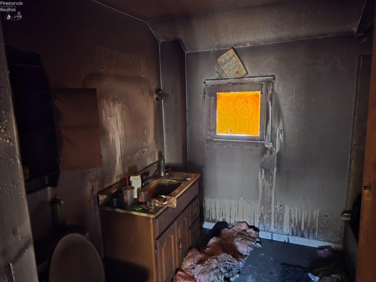 522 Jefferson Street, Sandusky, 44870, 3 Bedrooms Bedrooms, ,2 BathroomsBathrooms,Residential,For Sale,Jefferson,20254020