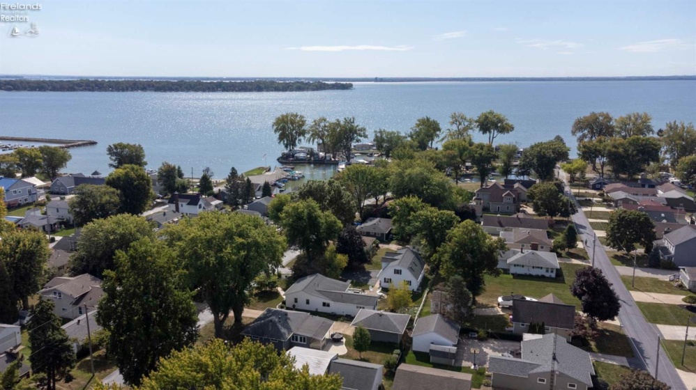 2078 Willow Cove Drive, Marblehead, 43440, 2 Bedrooms Bedrooms, ,1 BathroomBathrooms,Residential,For Sale,Willow Cove,20254042