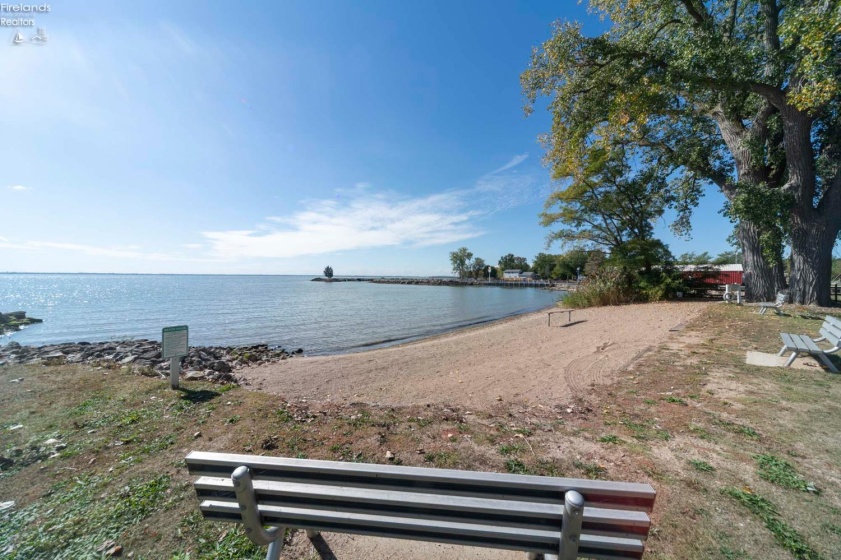 2078 Willow Cove Drive, Marblehead, 43440, 2 Bedrooms Bedrooms, ,1 BathroomBathrooms,Residential,For Sale,Willow Cove,20254042