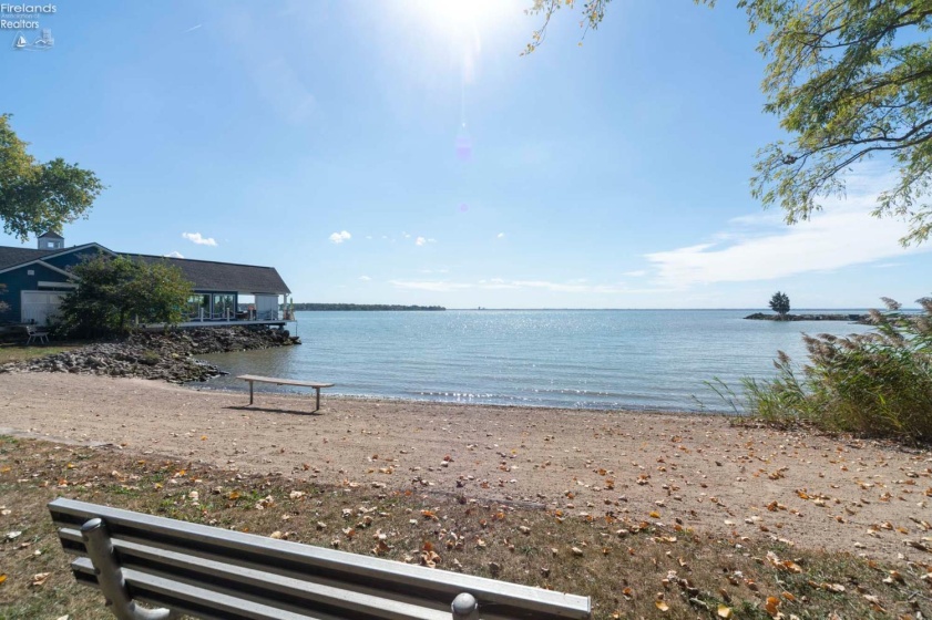 2078 Willow Cove Drive, Marblehead, 43440, 2 Bedrooms Bedrooms, ,1 BathroomBathrooms,Residential,For Sale,Willow Cove,20254042