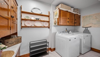 610 Washington Street, Sandusky, 44870, 6 Bedrooms Bedrooms, ,3 BathroomsBathrooms,Residential,For Sale,Washington,20254175