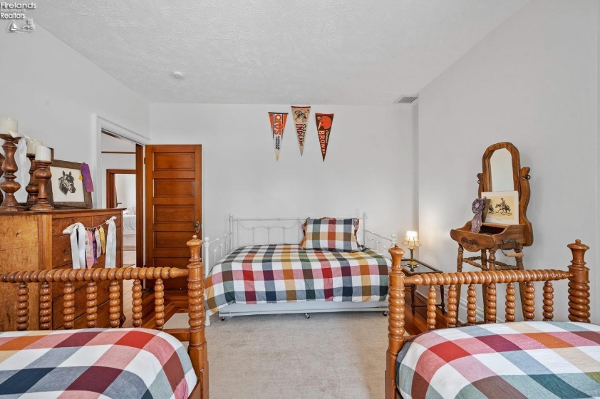 610 Washington Street, Sandusky, 44870, 6 Bedrooms Bedrooms, ,3 BathroomsBathrooms,Residential,For Sale,Washington,20254175