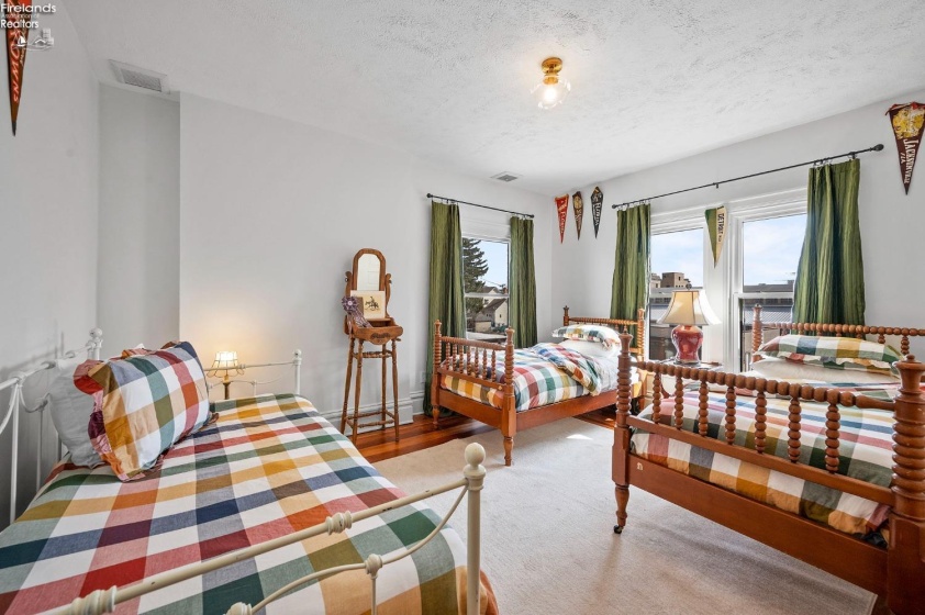 610 Washington Street, Sandusky, 44870, 6 Bedrooms Bedrooms, ,3 BathroomsBathrooms,Residential,For Sale,Washington,20254175