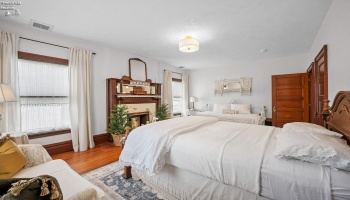 610 Washington Street, Sandusky, 44870, 6 Bedrooms Bedrooms, ,3 BathroomsBathrooms,Residential,For Sale,Washington,20254175