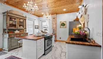 610 Washington Street, Sandusky, 44870, 6 Bedrooms Bedrooms, ,3 BathroomsBathrooms,Residential,For Sale,Washington,20254175