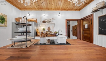 610 Washington Street, Sandusky, 44870, 6 Bedrooms Bedrooms, ,3 BathroomsBathrooms,Residential,For Sale,Washington,20254175