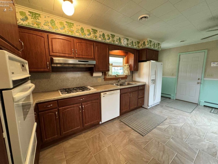 6704 Parker Road, Castalia, 44824, 3 Bedrooms Bedrooms, ,2 BathroomsBathrooms,Residential,For Sale,Parker,20254220