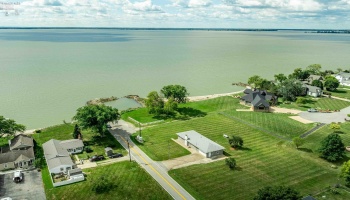 1982 Fulton Street, Port Clinton, 43452, 2 Bedrooms Bedrooms, ,1 BathroomBathrooms,Residential,For Sale,Fulton,20253361