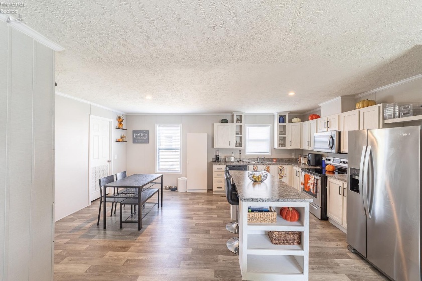 1928 Deer Ridge Drive, Findlay, 45840, 2 Bedrooms Bedrooms, ,2 BathroomsBathrooms,Residential,For Sale,Deer Ridge,20253963