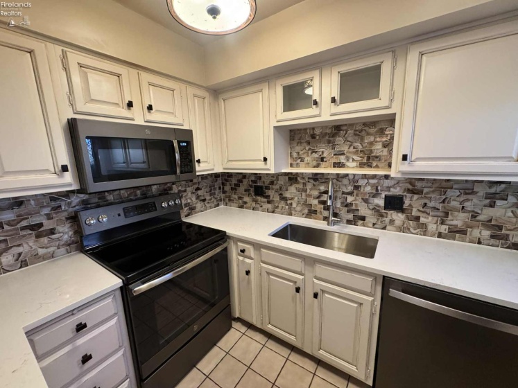 1100 By The Shores, Huron, 44839, 2 Bedrooms Bedrooms, ,2 BathroomsBathrooms,Residential,For Sale,By The Shores,20254331