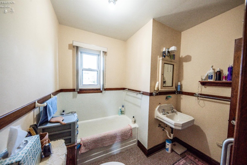 1031 Columbus Avenue, Sandusky, 44870, 4 Bedrooms Bedrooms, ,3 BathroomsBathrooms,Residential,For Sale,Columbus,20252498