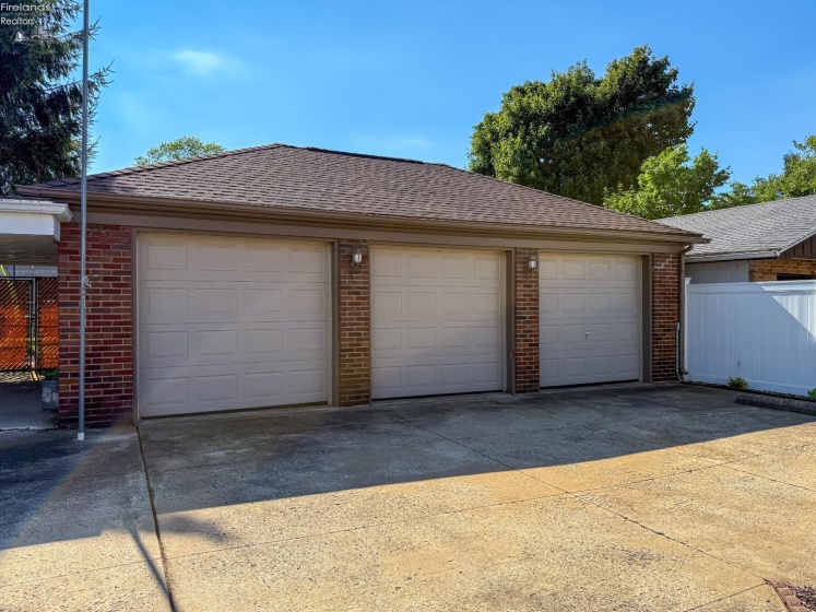 1031 Columbus Avenue, Sandusky, 44870, 4 Bedrooms Bedrooms, ,3 BathroomsBathrooms,Residential,For Sale,Columbus,20252498