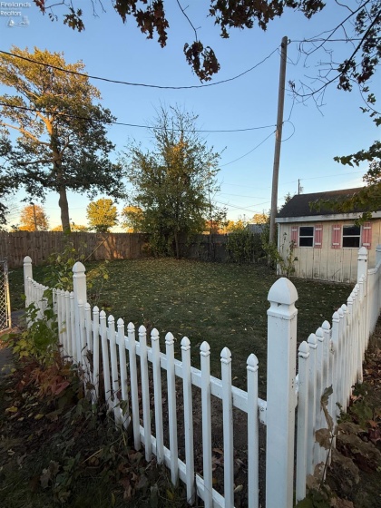 5516 Fortune Drive, Toledo, 43611, 2 Bedrooms Bedrooms, ,1 BathroomBathrooms,Residential,For Sale,Fortune Drive,20254302