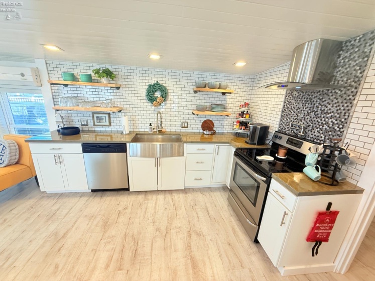 1600 Buck Rd., Marblehead, 43440, 2 Bedrooms Bedrooms, ,2 BathroomsBathrooms,Residential,For Sale,Buck Rd.,20254057