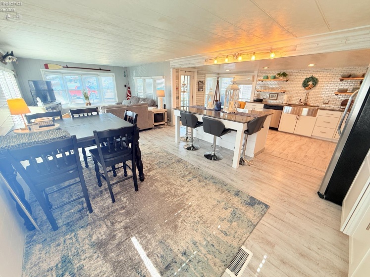 1600 Buck Rd., Marblehead, 43440, 2 Bedrooms Bedrooms, ,2 BathroomsBathrooms,Residential,For Sale,Buck Rd.,20254057