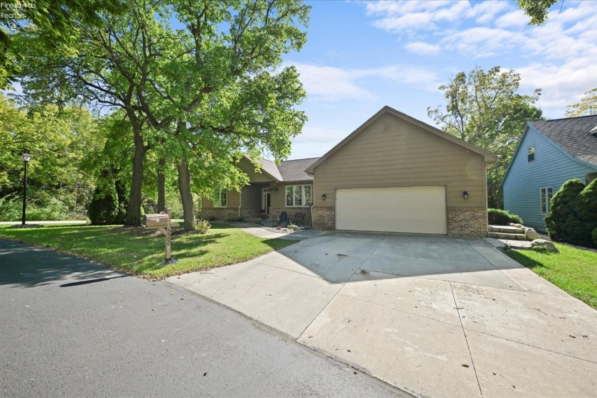 3500 Woodhill Drive, Port Clinton, 43452, 3 Bedrooms Bedrooms, ,3 BathroomsBathrooms,Residential,For Sale,Woodhill,20254083