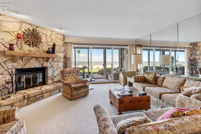 2212 Carriage Lane, Port Clinton, 43452, 3 Bedrooms Bedrooms, ,2 BathroomsBathrooms,Residential,For Sale,Carriage,20253357