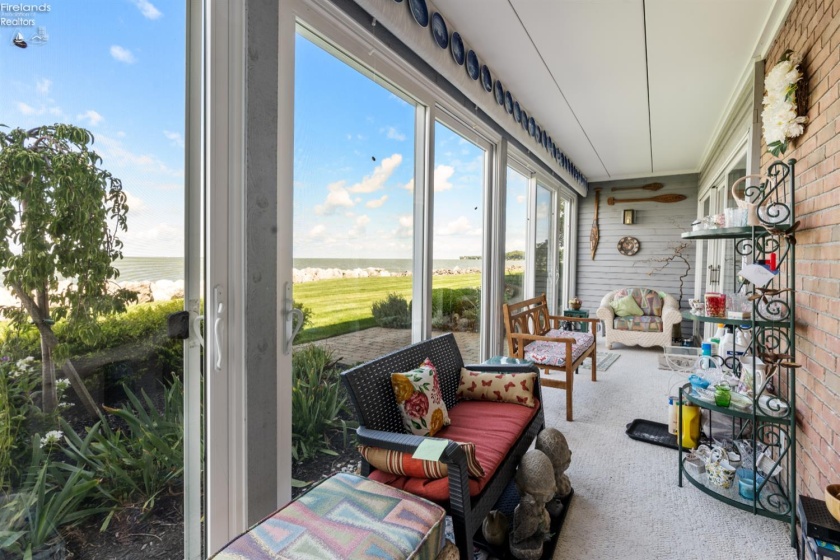 2212 Carriage Lane, Port Clinton, 43452, 3 Bedrooms Bedrooms, ,2 BathroomsBathrooms,Residential,For Sale,Carriage,20253357